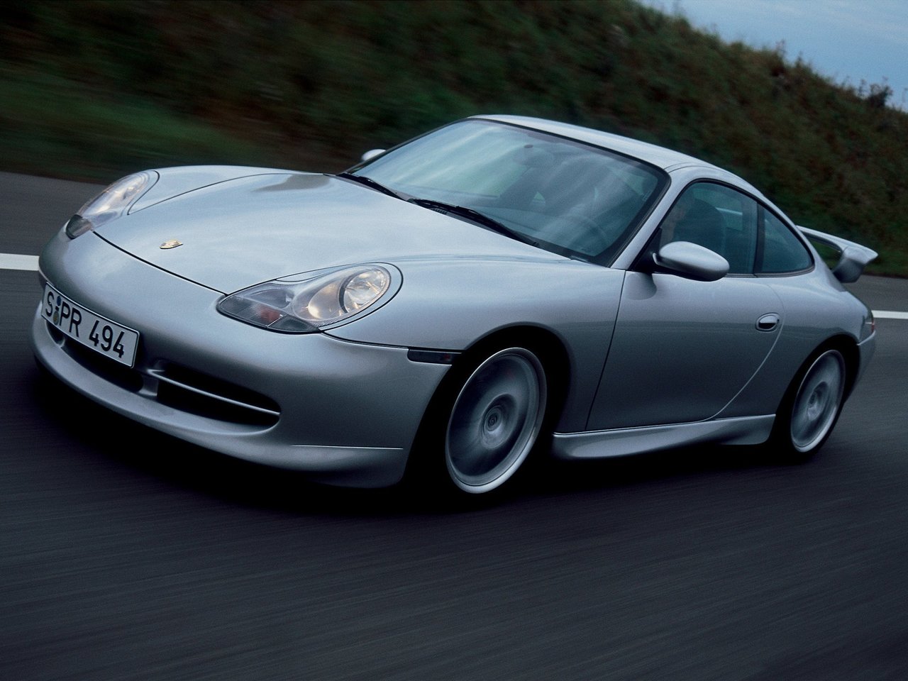 По данным расхода бензина 1 комплектации 911 ГТ3 996  расчитаем расход газа. Посчитаем на сколько заправка газом дешевле. Сколько километров проедет 911 ГТ3 без дозаправки.