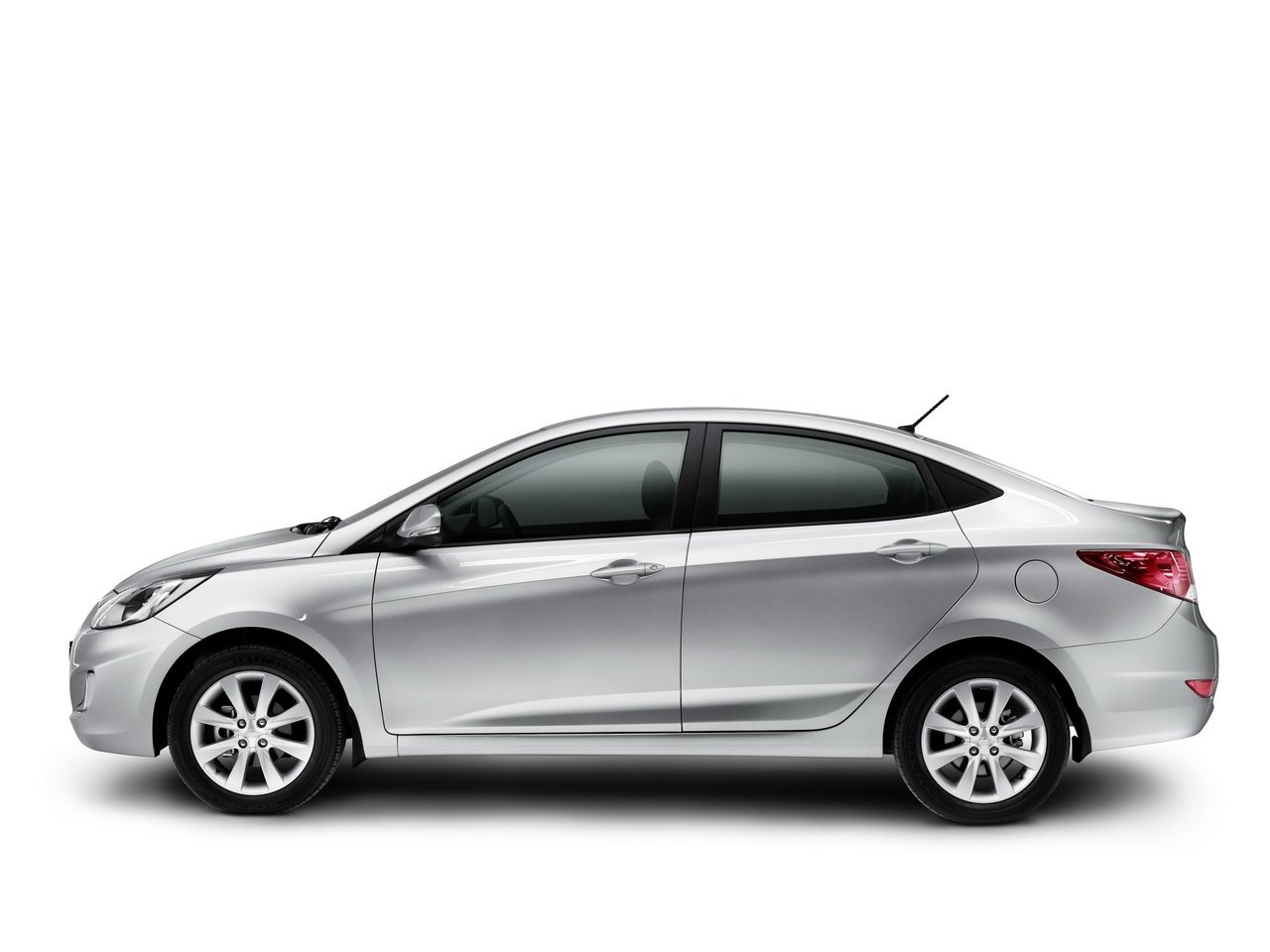 Мнения владельцев автомобилей Hyundai Solaris о двигателях и расходе топлива.